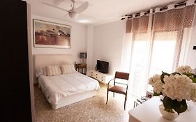Lola.- Habitacion De Matrimonio, Con Bano Privado